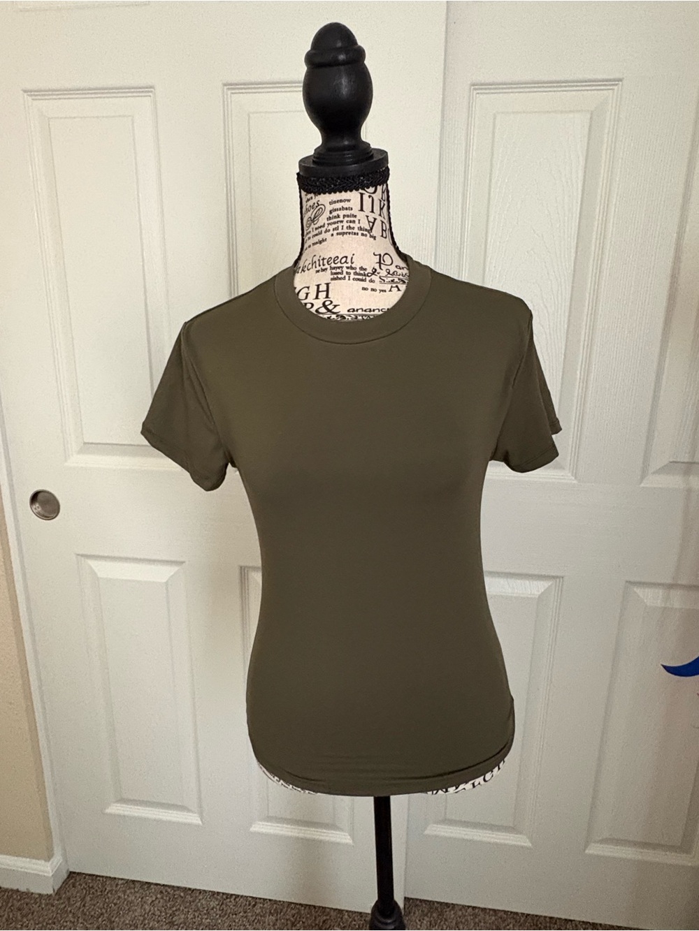Capella Classic Short-Sleeve Crewneck Top in Olive